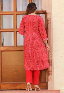 Tela tejida de manga tres cuartos cuello redondo longitud pantorrilla diseñador bordado Kurti indio de última moda más orden Natural - Product Image 4