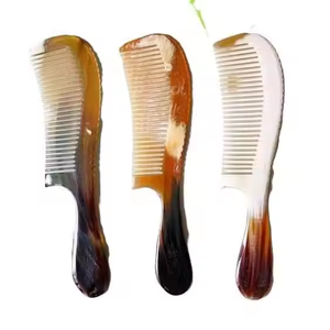 Peigne à cheveux fait main en corne de buffle Accessoires de cheveux durables fabriqués en Inde Disponible au prix d'usine par l'artisanat en croissant - Product Image 3
