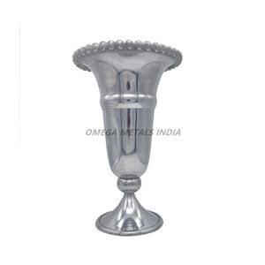 Customized Metal <b>Vases</b> Set in Antique Gold Color With Textured <b>Cylinder</b> Shape and Artistic Design Perfect for Elegant Displays - Product Image 5