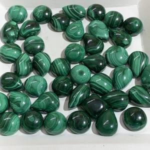 Malachite verte naturelle, pierre précieuse cabochon en vrac, approvisionnement pour la fabrication de bijoux, vente en gros pour les acheteurs industriels, utilisation à l'exportation - Product Image 1