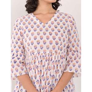 Robe en coton blanc sur mesure avec imprimé à blocs, taille élastique, style décontracté - Disponible en longueur genou ou longueur ras du sol - Product Image 2