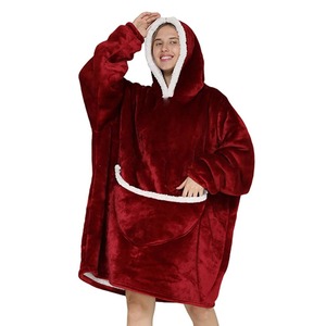 Ropa de Calle Invernal con Capucha Larga, Mangas Tipo Manta, Bordada, Forrada, Personalizable, de Color Sólido, Tejida, de Alta Calidad y Bajo Precio - Product Image 3