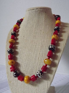 Venta caliente collar de resina colorido hecho a mano para mujeres y niñas joyería de moda clásica con cadenas de perlas directo de la India - Product Image 2