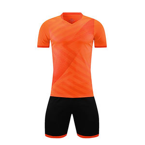 Service OEM d'uniformes de football, maillot d'équipe respirant et léger de haute qualité, ensemble short, nom d'équipe personnalisé, conçu pour l'entraînement - Product Image 1