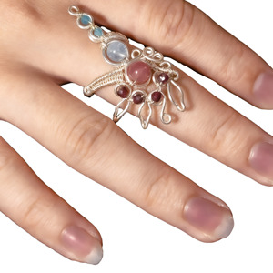 Anillo de Cola de Pavo Real Envuelto en Alambre de Cobre beGems, Joyería Creativa, Elegante y Hecha a Mano, Regalo de Estilo de Diseñador para Fanáticos de las Piedras Preciosas - Product Image 1