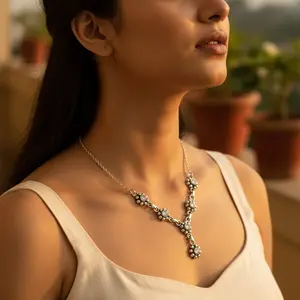 Collar Floral de Plata de Ley 925 para Mujer, Chapado en Rodio, con Esmeralda, Circonita, Diamante, Oro, Platino, Piedra Principal Blanca, Elegante Regalo - Product Image 1