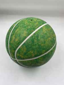 บาสเก็ตบอลยางขนาดสำหรับเล่นบาสเก็ตบอลกลางแจ้งและในร่มสไตล์สตรีทคอมโพสิตสีสันสดใส - Product Image 3