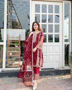 Derniers vêtements de soirée de créateur Top en organza avec vêtements indiens et pakistanais Dupatta - Product Image 2