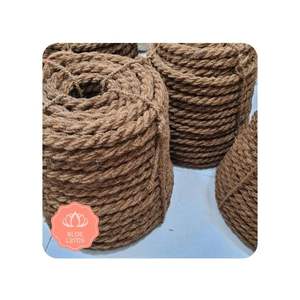Corde en fibre de coco naturelle de couleur brune - Product Image 1