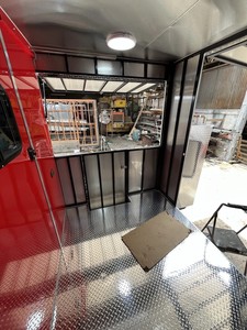 NUEVO Remolque de Comida para Eventos 8.5 X 25 con Porche de 5' para Catering y BBQ con Paquete de Baño - Product Image 5