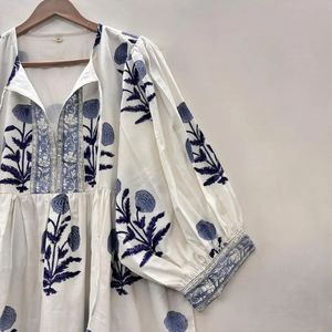 Haute qualité femmes bohème coton Kyra robe Midi bleu Floral bloc imprimé Style décontracté naturel parfait cadeau pour les êtres chers - Product Image 3