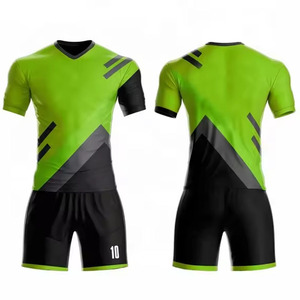 Camiseta y pantalones cortos de fútbol de secado rápido transpirables personalizados de fábrica al por mayor, diseñados con técnica de sublimación - Product Image 1