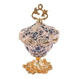 Bonbonniere de latón dorado de lujo con base ornamentada de diseño europeo clásico y elegantes detalles decorativos - Product Image 1