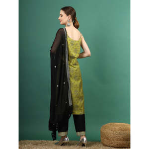 ชุดคุร์ตาผ้าชีฟองสีเขียวปักลายแบนดานีสำหรับผู้หญิง พร้อมกางเกงปาลาซโซ่และผ้าคลุมไหล่ประดับเลื่อม - Product Image 5