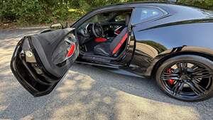 Coupé Camaro ZL1 2023 ~1 800 milles, boîte manuelle à 6 vitesses, pack performance 1LE Extreme Track - Product Image 5