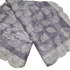 Nouveau Lucknowi Chikankari Butts et la frontière avec travail de séquence et pierre jarkan sur sari organza pur - Product Image 1