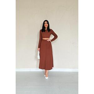 Conjunto de Blusa y Falda de Pana Marrón para Mujer al por Mayor - Product Image 4