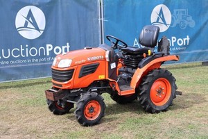 Kubota Wheel Tractor 25HP Engine Orange Color Agricultural <b>Machinery</b> - Product Image 5
