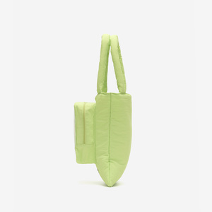 Bolsa de Mano Promocional ITA de Nailon Impermeable con Colores y Logotipo Personalizados para Uso Diario, Accesorios Elegantes o Bolsa de Regalo, Tamaño Pequeño - Product Image 2