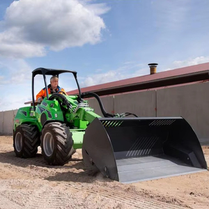 Chargeur compact articulé puissant Avant 860i avec flèche télescopique, moteur et boîte de vitesses Yamaha à vendre - Product Image 1