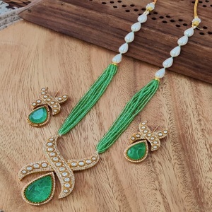 Premium Double Stone American Diamond Polki Premium Pendentif Mala Set Orné de Perles Hydro et de Perles Lustriques Bijoux de Mariée - Product Image 1