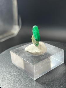 ตัวอย่างพลอยสเวตสีเขียวมรกต 51.23 กรัม คริสตัลเบริลสีเขียวธรรมชาติ พลอยหลวมจากปากีสถาน ต้นกำเนิดจากพลอยเรืองแสง - Product Image 2