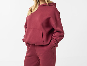 Ensemble de survêtement pour femme en deux pièces, de haute qualité, confortable, décontracté, d'hiver, couleur bordeaux, respirant, personnalisable, logo personnalisé - Product Image 2