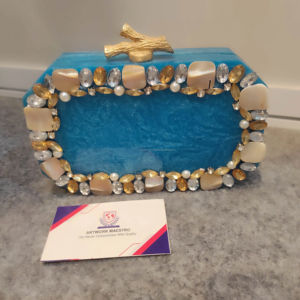 Bolso de Mano Elegante de Resina con Cristales, Hecho a Mano, Diseño Único, Artesanía India, Fácil de Llevar - Product Image 1