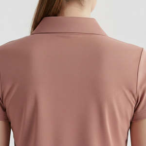 Camiseta Ajustada con Cuello Deportivo en Rosa Polvoriento, Transpirable y de Corte Corto - Product Image 5