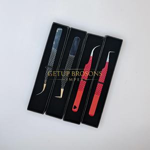 Pince à cils GETUP BROSONS IMPEX 90/Courbe/Volume en acier inoxydable, finition noire/légèrement rouge, design découpé en forme de cœur - Product Image 1