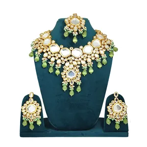Ensemble de bijoux de mariée élégant en Kundan, collier de mariage plaqué or exquis pour occasions spéciales, bijoux raffinés - Product Image 1