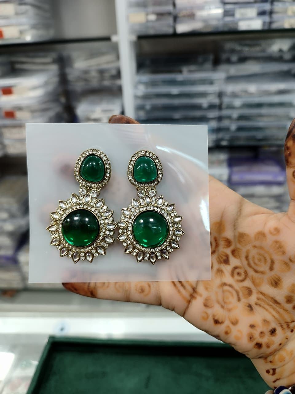 สีเขียว