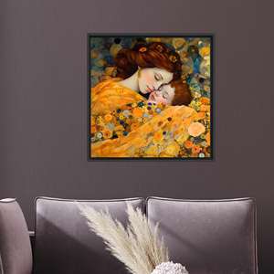 Impresión en lienzo de Gustav Klimt: elegante obra de arte de madre e hijo, con marco negro - Product Image 1