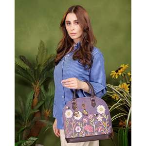 Sac à main Boston pour femme, brodé, avec fermeture éclair, doublure en velours, design géométrique de luxe, écologique, capacité 2L, idéal pour les soirées - Product Image 5