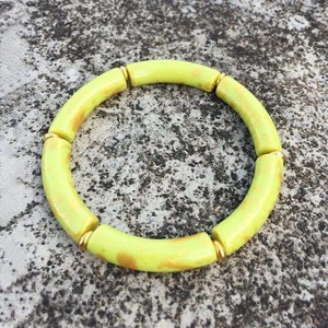 Bracelet en résine artisanal pour femmes, bijoux de mode contemporains, bracelet en résine et bracelets en résine - Product Image 1