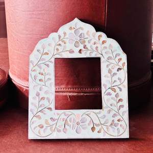 Marco de Fotos de Nácar con Logotipo Personalizado, Decoración de Pared Elegante Hecha a Mano, Mejora el Espacio de Vida, Tamaño y Forma Personalizables - Product Image 1