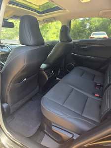 Lexu-s NX 300 Sport Utility 4D d'occasion propre, année 2020 - Product Image 4