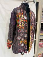 Veste de bombardier matelassée bohème hippie en coton fait à la main patchwork manteau réversible bouton ouvert direct du fabricant indien