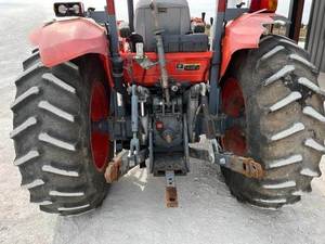 Tractor Kubota M6060HD 2013: Potencia 4x4 Duradera para una Agricultura Eficiente - Product Image 5