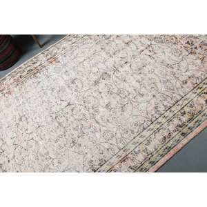 Vintage <b>Turkish</b> <b>Rug</b> 5.6 X 8.4 ft Classic White Wool with Patchwork Design Latex Backing for Entryway or Bedroom - Product Image 5