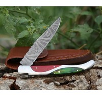 Couteau de poche en acier damas fait main personnalisé avec manche en bois Pukka et gaine en cuir fin couteau de bricolage