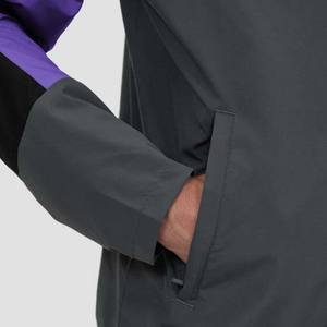 เสื้อแจ็คเก็ตมีฮู้ดน้ำหนักเบา ผลิตจากโพลีเอสเตอร์ 100% แบบสั่งทำพิเศษ สีสันตัดกัน ระบายอากาศได้ดี กันน้ำ กันลม ด้านหน้าแบบสั่งทำพิเศษ สำหรับผู้ชาย - Product Image 5