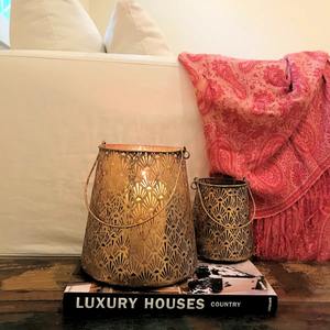 Farol de Metal Calado con Acabado Dorado, Perfecto para Decoración de Jardín, Interior, Exterior, Ambiente del Hogar, Mesa y Regalos de la India - Product Image 4