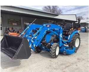 Tracteur de qualité supérieure LS MT225S avec chargeur et pelle rétrocaveuse 4x4, tondeuse à gazon, chargeur frontal, pelle rétrocaveuse, tracteur compact pour ferme et jardin - Product Image 6