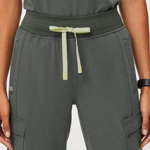 Ensemble d'uniformes médicaux pour femmes, qualité supérieure, tissu respirant |   Tenues médicales pour infirmières et médecins |   Vêtements de travail confortables - Product Image 3