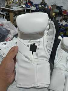 Gants de boxe de haute qualité pour l'entraînement au combat professionnel Gants de boxe personnalisés Fabricants OEM ODM de gants de boxe - Product Image 4