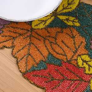 Mantel Individual Artesanal Estilo Bohemio Cromático, Ecológico y Sostenible, Hecho con Cuentas y Base de Satén, Juego de 1, 1200g, Versátil y Fácil de Usar - Product Image 2