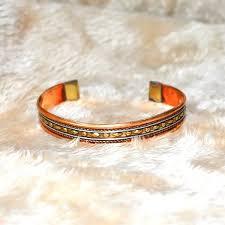 Bracelet manchette en laiton plaqué cuivre Artisan Aura Accessoires de bijoux artificiels de mariage/fiançailles pour femmes fabriqués en Inde - Product Image 2