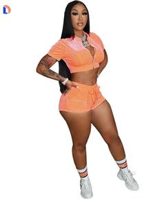 2024 Ensemble personnalisé pour femmes avec survêtement en velours strass et tenue de détente avec style unique - Product Image 6