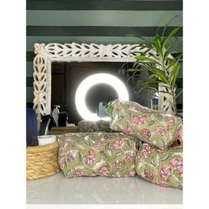 Ensemble de 3 articles de toilette imprimés de fleurs en coton indien, pochette cosmétique de voyage et kit de rasage et maquillage - Product Image 1